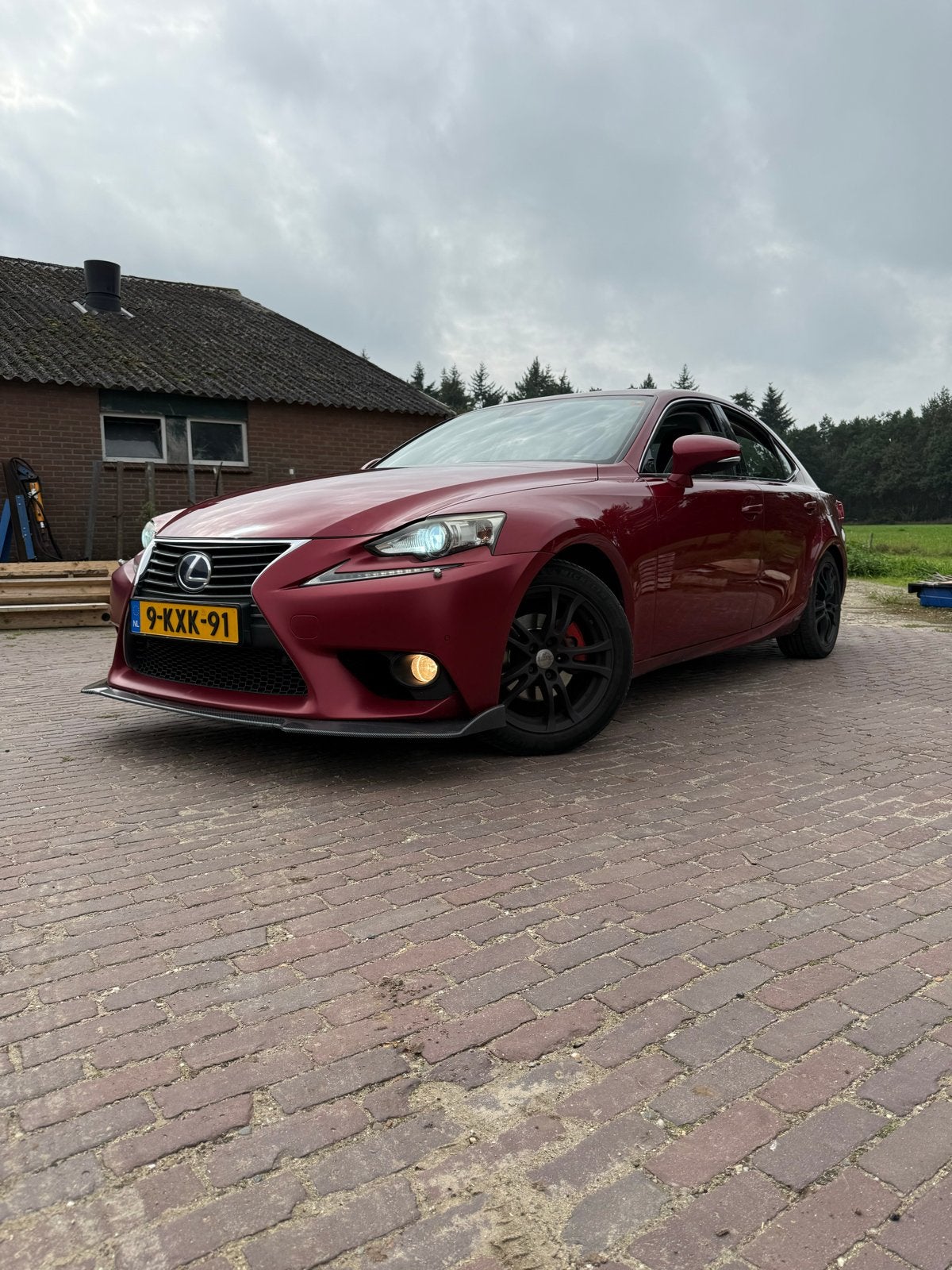 Lexus IS 300H 2.5 Hybrid CVT 2013 Rood, Auto's, Automaat, Achterwielaandrijving, 750 kg, 181 pk