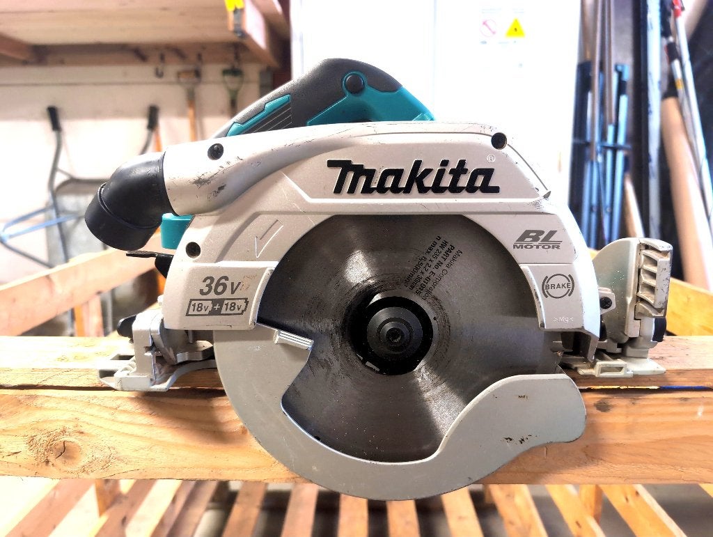 Makita DHS900 235mm Cirkelzaag, Ophalen of Verzenden, Zo goed als nieuw