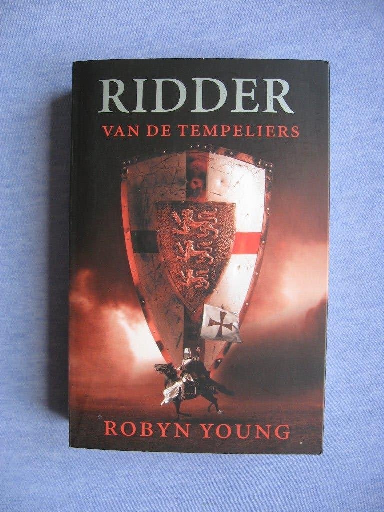 RIDDER van de Tempeliers - Robyn Young, Ophalen of Verzenden, Zo goed als nieuw, Robyn Young