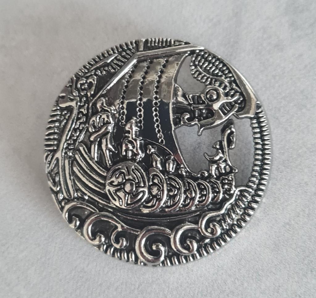 Mooie broche - vikingschip, Ophalen of Verzenden, Nieuw, Zilver, Overige materialen
