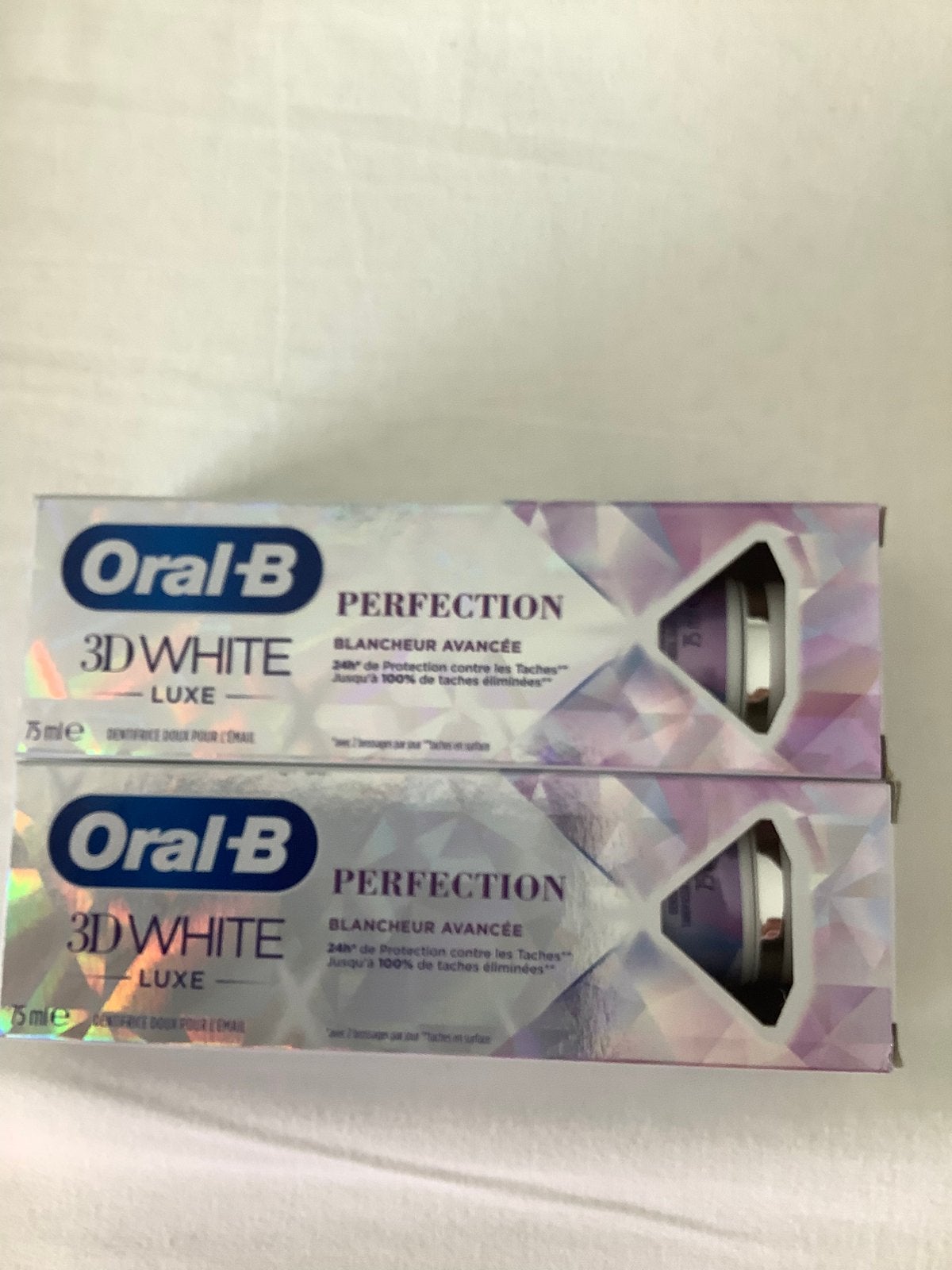 Gratis Oral B 3D white luxe perfection 2 tubes nieuw, Ophalen, Nieuw, Tandpasta