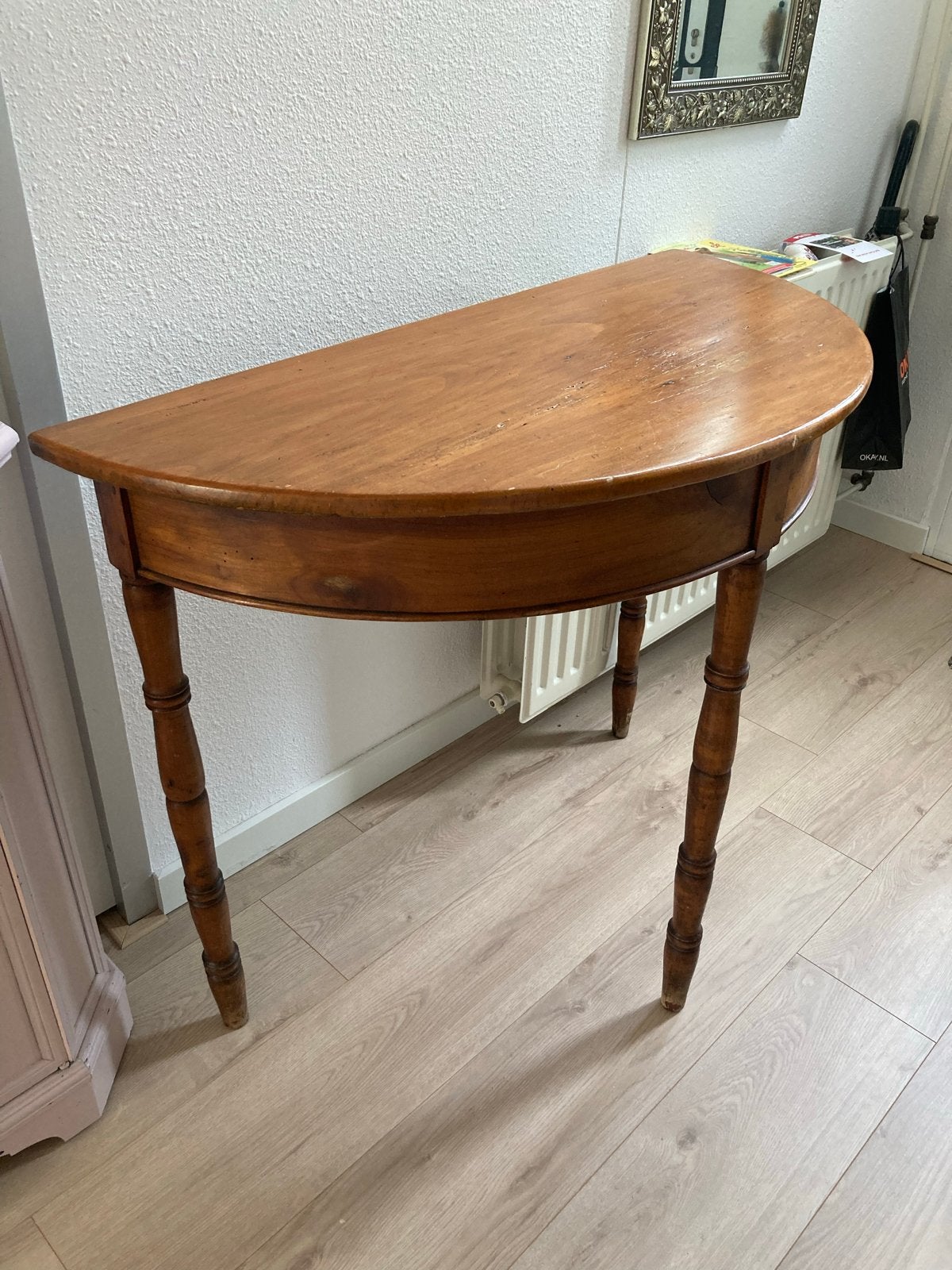Antieke halfronde sidetable, haltafel, Ophalen