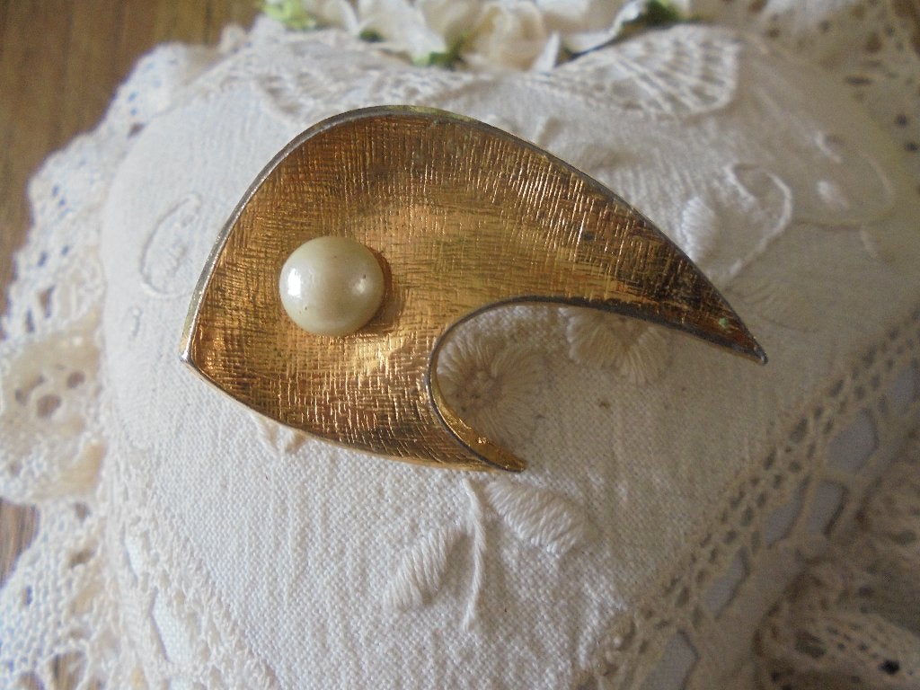 Vintage broche met parel jaren ´50, Overige materialen, 4 tot 7 cm, Ophalen of Verzenden, Zo goed als nieuw