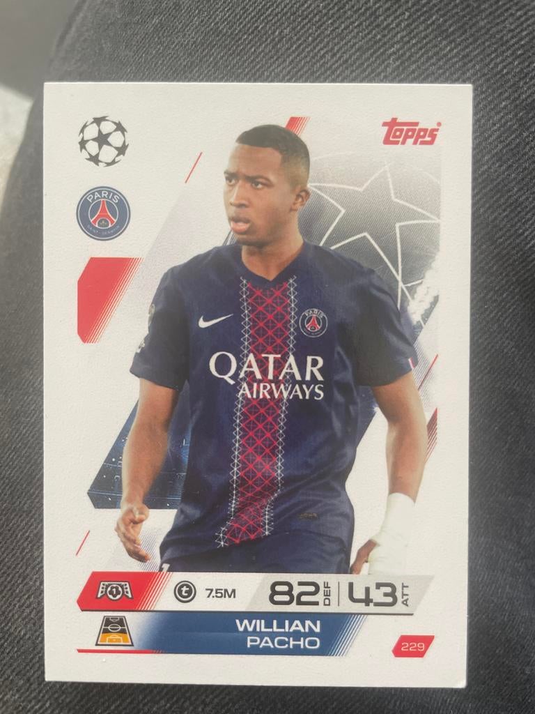 Topps Willian Pacho PSG Spelerskaart, Verzamelen, Ophalen of Verzenden, Zo goed als nieuw, Buitenlandse clubs, Spelerskaart