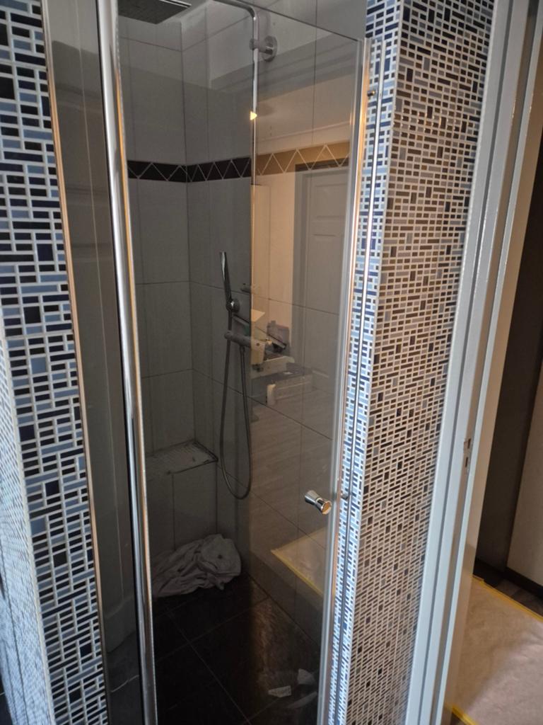 Douchedeur 70x200 cm - In prima staat, Ophalen, Zo goed als nieuw, Rvs, Douche