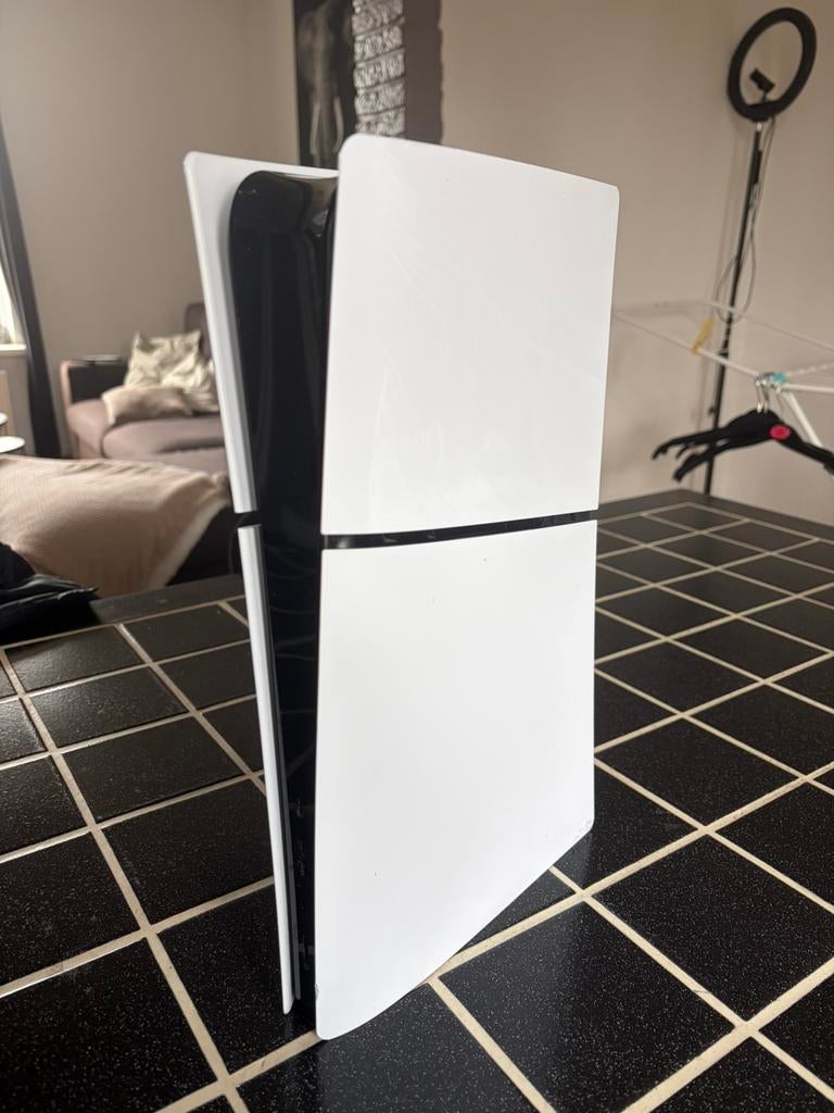 PlayStation 5 slim no disc, Zonder vriesvak, 200 liter of meer, Zo goed als nieuw, 160 cm of meer
