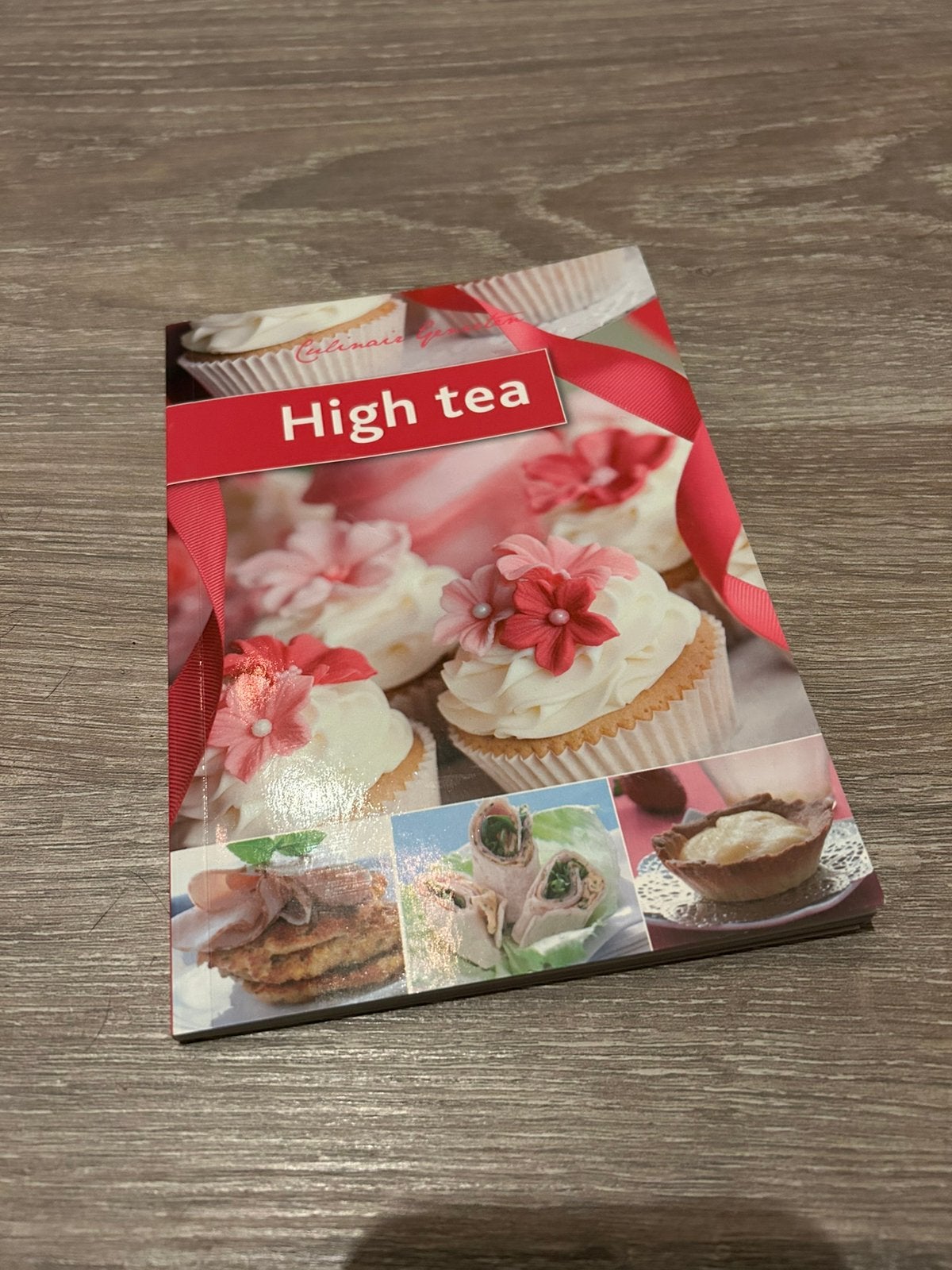 Culinair genieten high tea / boekje of boek, Hobby en Vrije tijd, Ophalen of Verzenden, Zo goed als nieuw, Boek of Tijdschrift