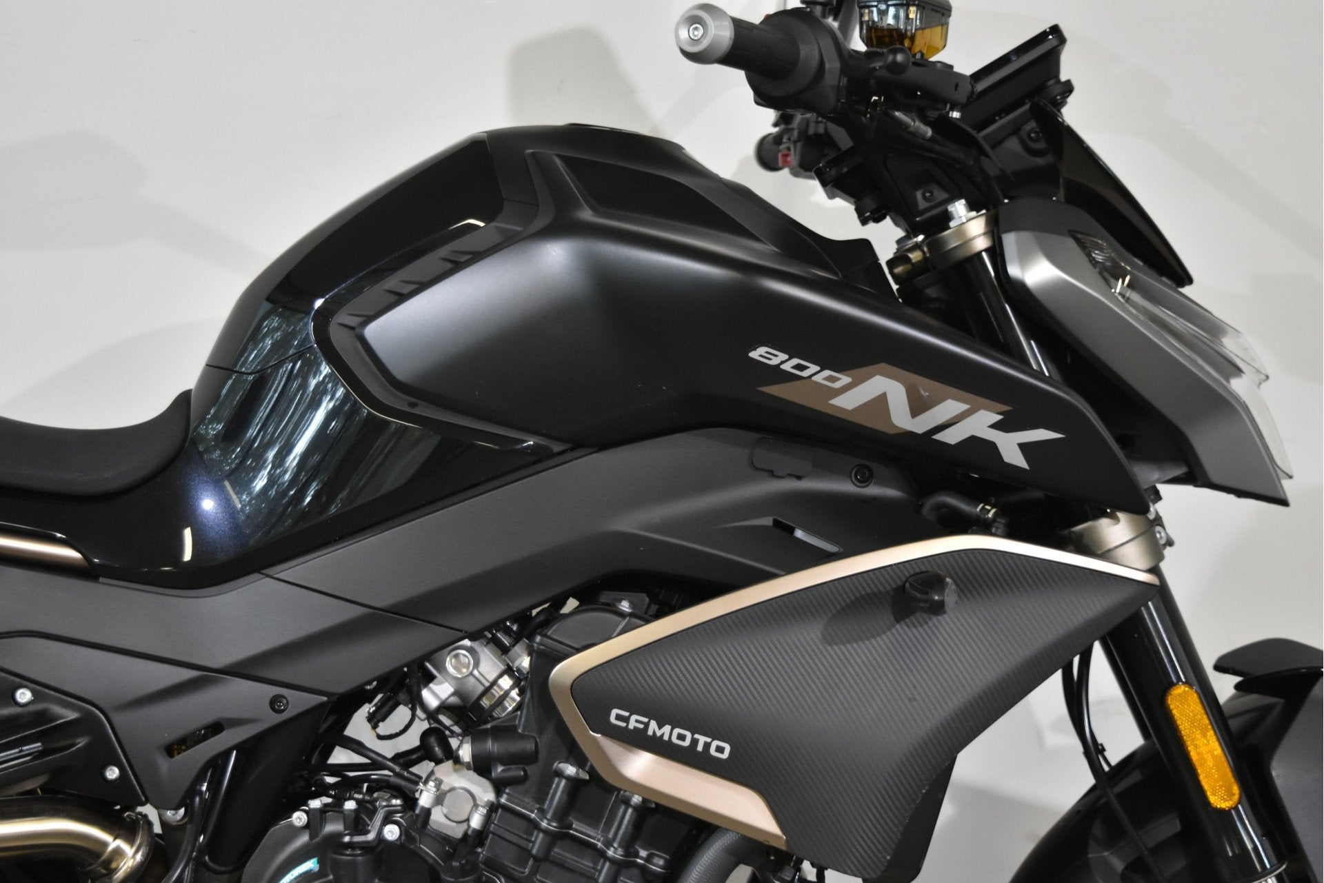 CFMOTO 800 NK ADVANCED (bj 2024), Bedrijf, Meer dan 35 kW, Overig, LED Verlichting