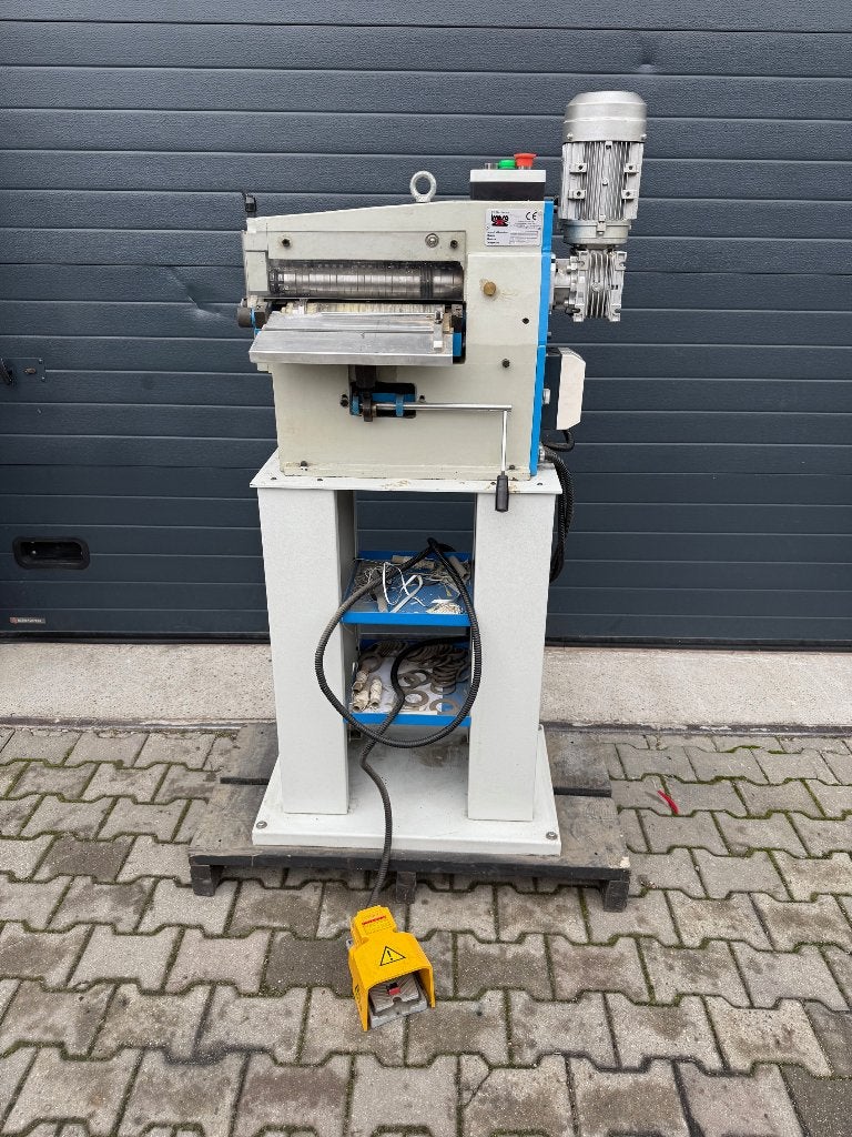 Imesa-machine voor het snijden van materialen in stroken, Ophalen, Zo goed als nieuw, Machine