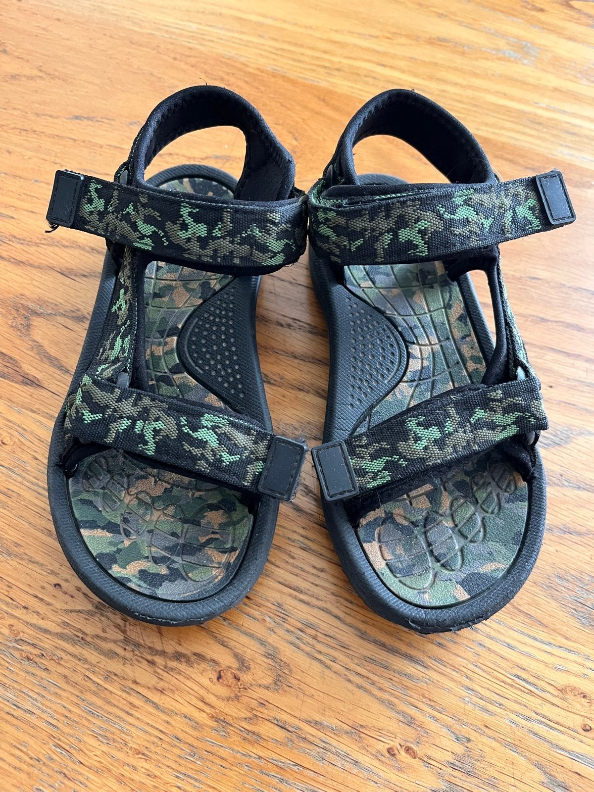 Sandalen legerprint voor kinderen - Maat 32, Ophalen of Verzenden, Gebruikt, Jongen of Meisje, Overige typen