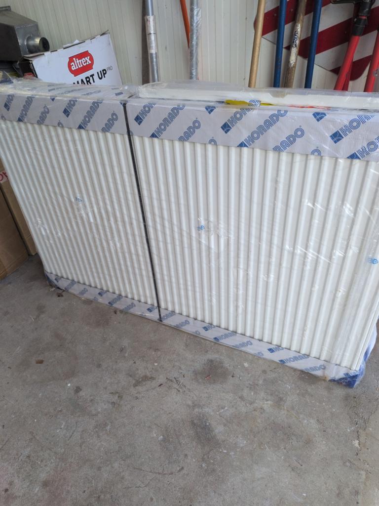 Nieuwe radiator type 33 1400 x 900, Doe-het-zelf en Verbouw, Ophalen, Radiator, Nieuw, 60 tot 150 cm