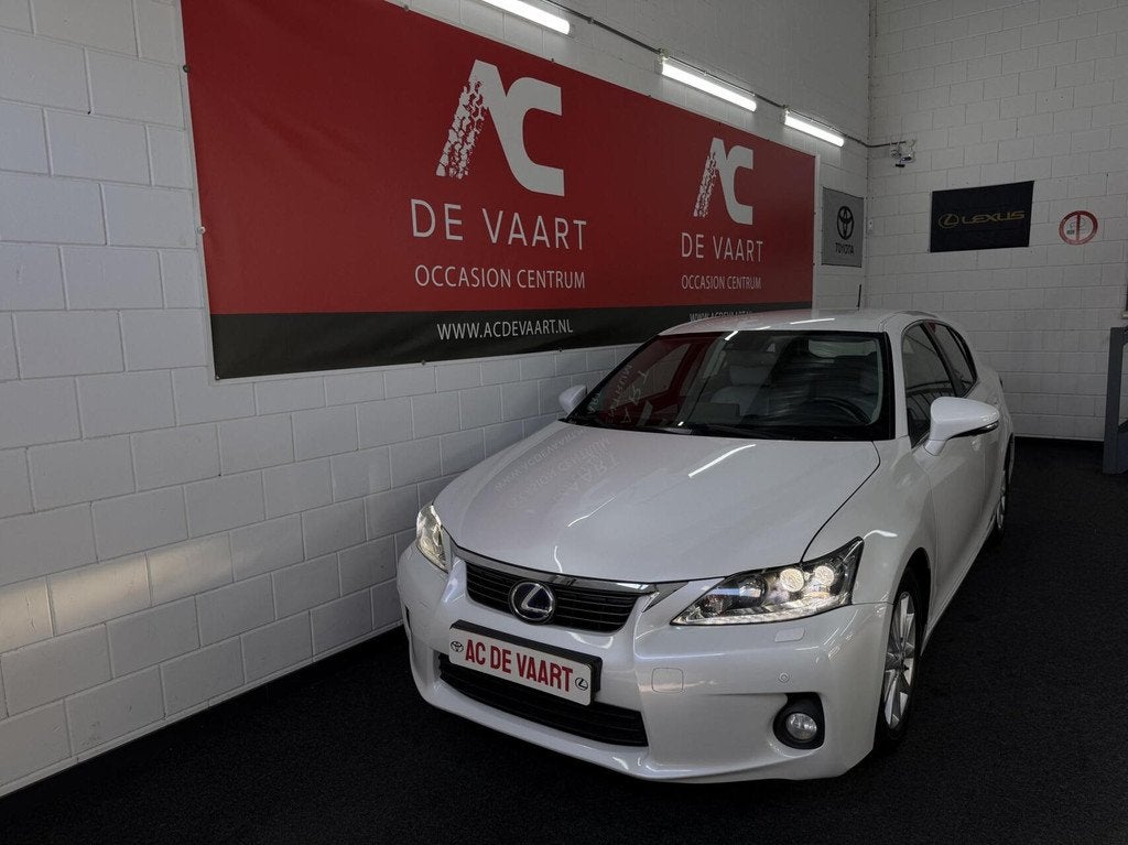 Lexus CT 200h Luxury Line - LEVINSON/NAVI/LEER/XENON/CAM/NAP, Auto's, Lexus, Euro 5, Gebruikt, 4 cilinders, Wit