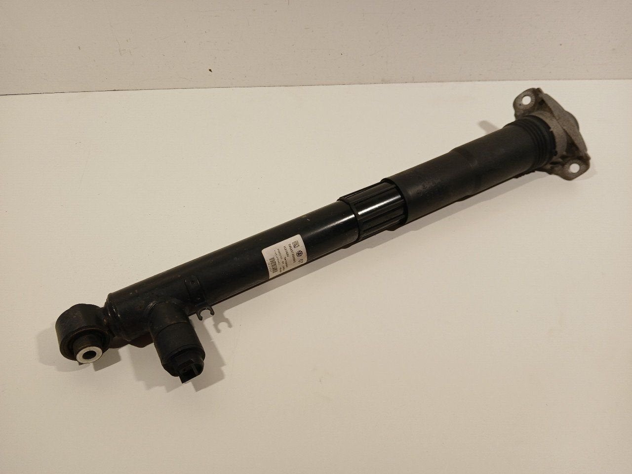 Schokbreker rechts achter Volkswagen Golf, Onderdelen@venauto.nl, Van der Ven Autorecycling B.V., Gebruikt, Ettenseweg 76, 4706 PB Roosendaal, The Netherlands