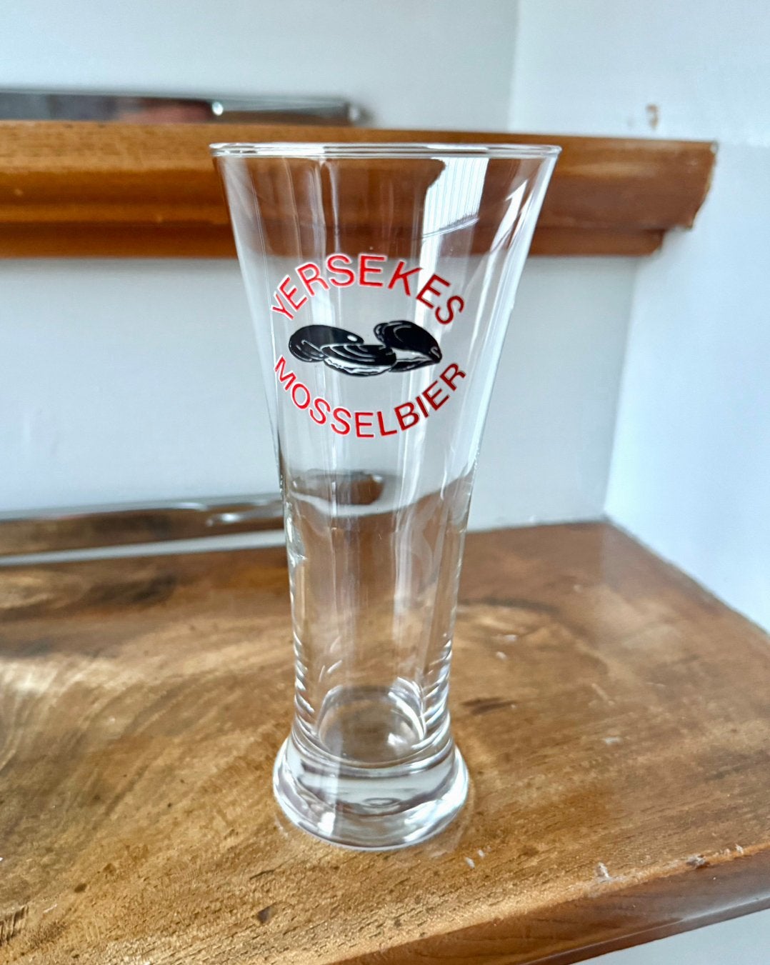 Yersekes mosselbier glas, Ophalen of Verzenden, Zo goed als nieuw, Glas of Glazen, Overige merken