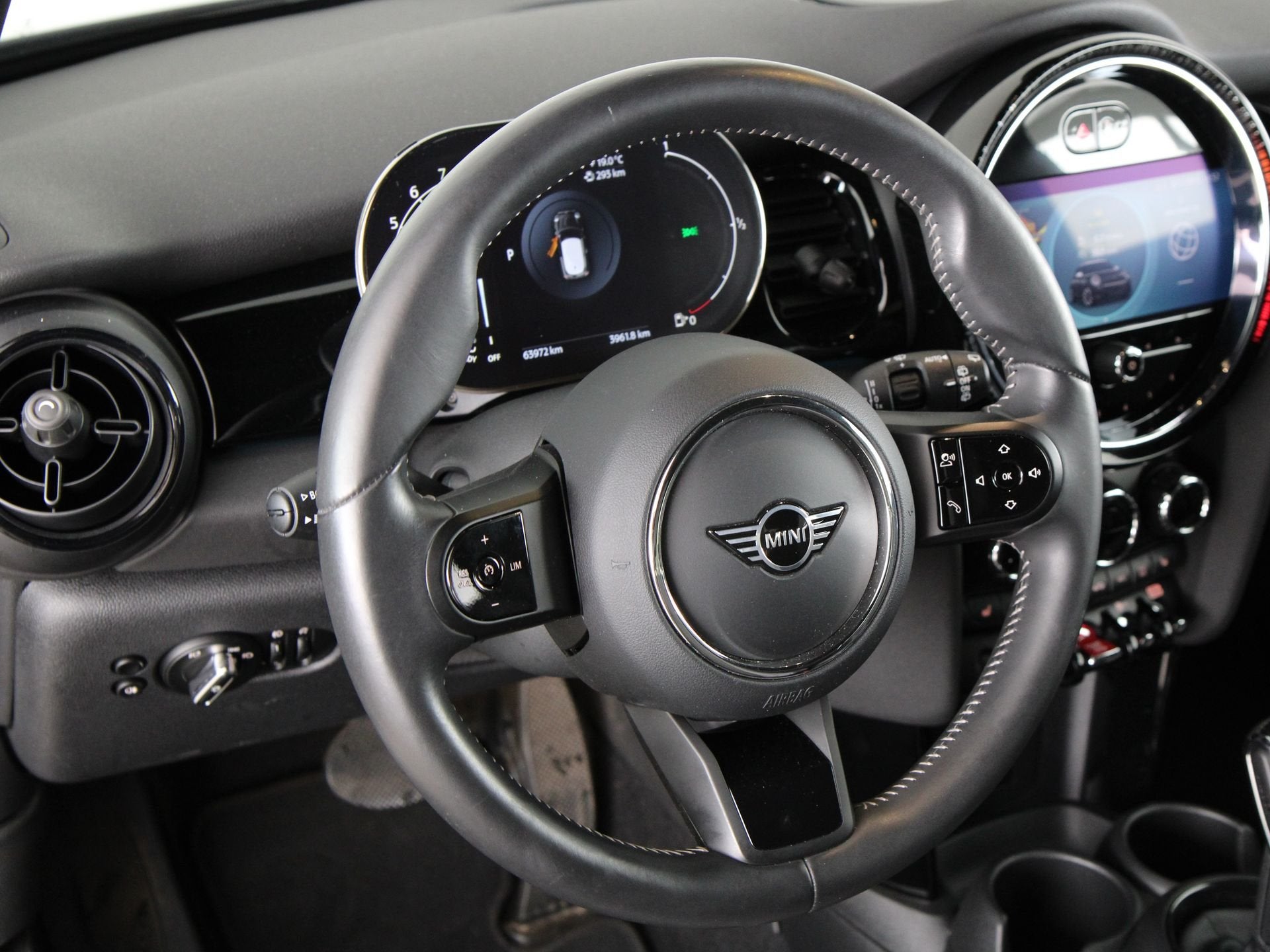 MINI Cooper Camden Edition Aut. (bj 2022, automaat), Auto's, Dealer onderhouden, 136 pk, Gebruikt, Met garantie (alle)