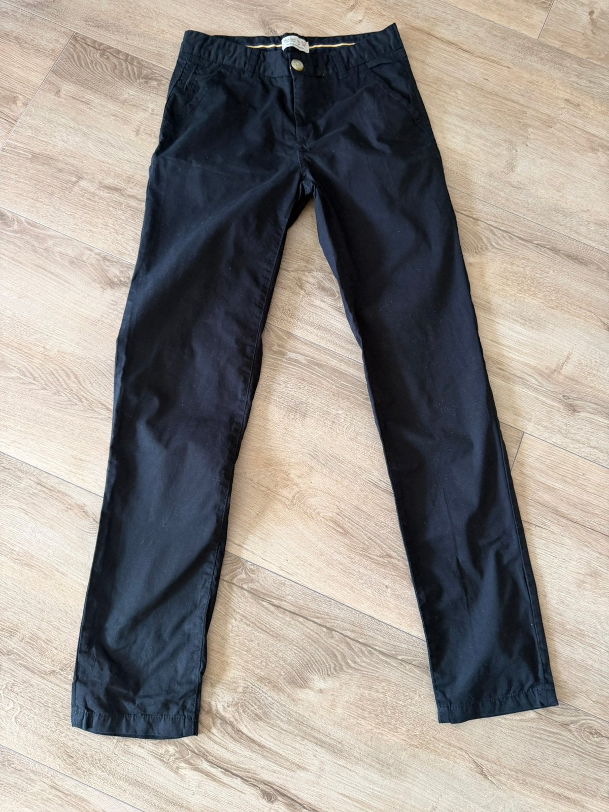 Nieuwe zwarte chino Zara boys 12/13 jaar, Ophalen of Verzenden, Nieuw