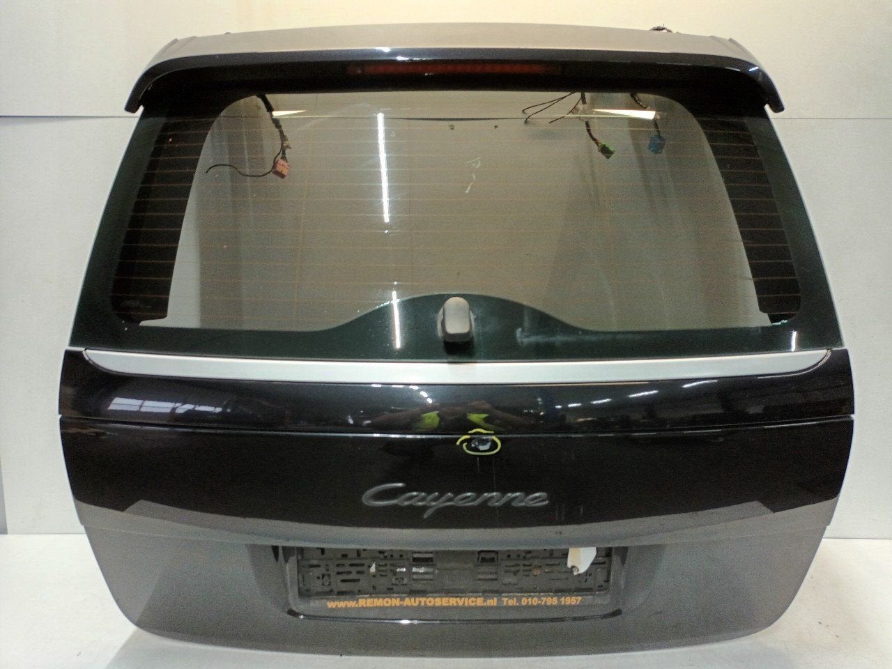 Achterklep Porsche Cayenne, Onderdelen@venauto.nl, Van der Ven Autorecycling B.V., Gebruikt, Ettenseweg 76, 4706 PB Roosendaal, The Netherlands