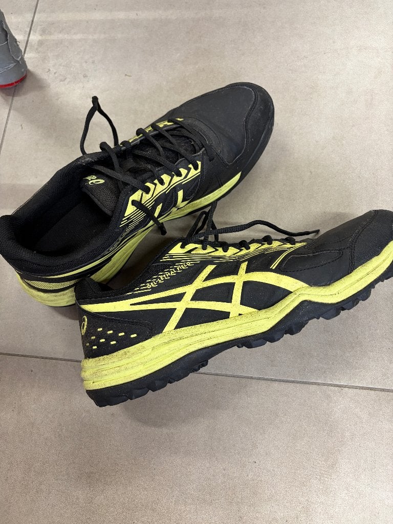 Zo goed als nieuwe Asics hockeyschoenen maat 47, Ophalen of Verzenden, Zo goed als nieuw, Schoenen