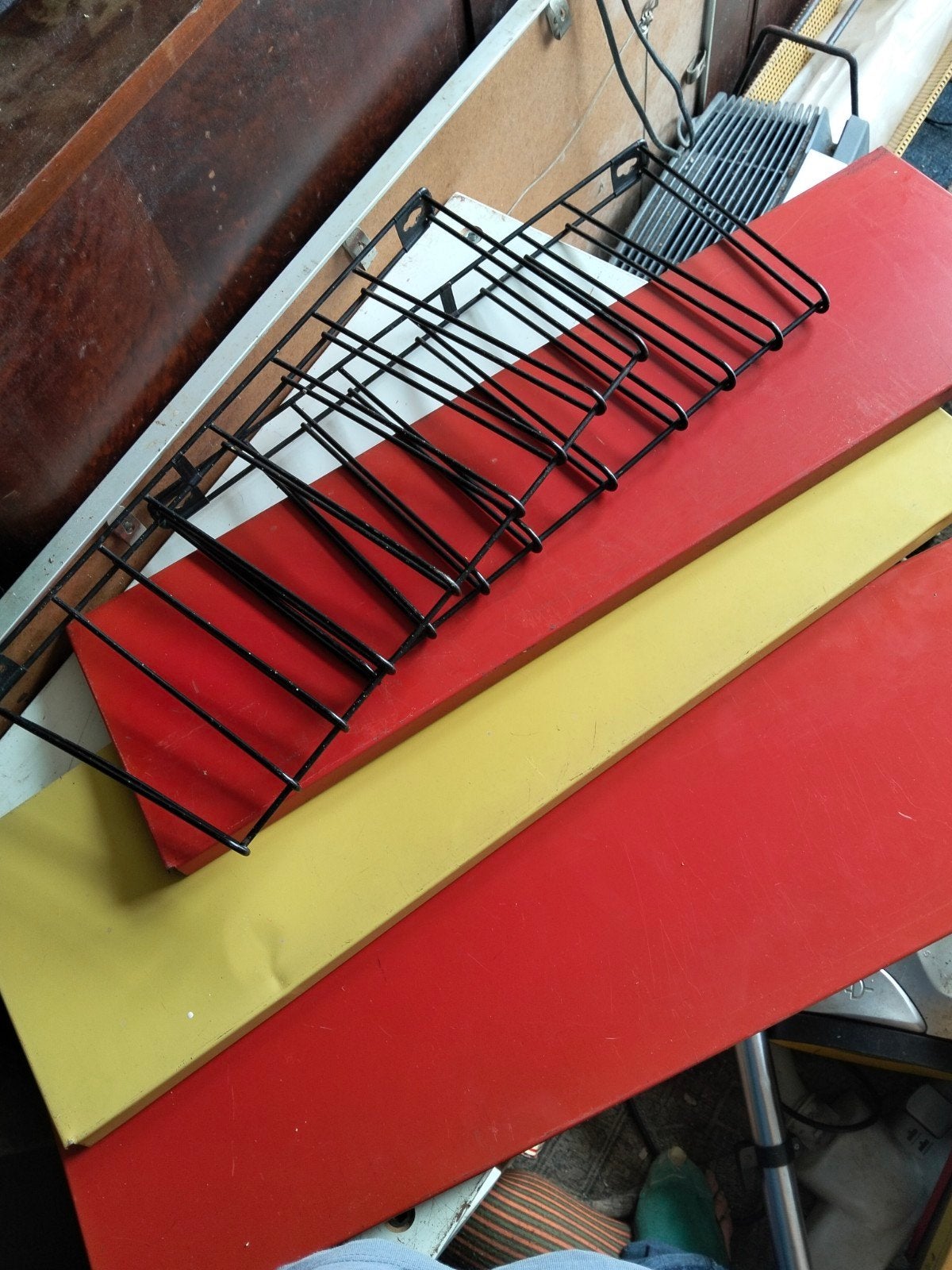 Tomado wandrek met korte staanders, Huis en Inrichting, Woonaccessoires | Wandplanken en Boekenplanken, Ophalen of Verzenden, Gebruikt