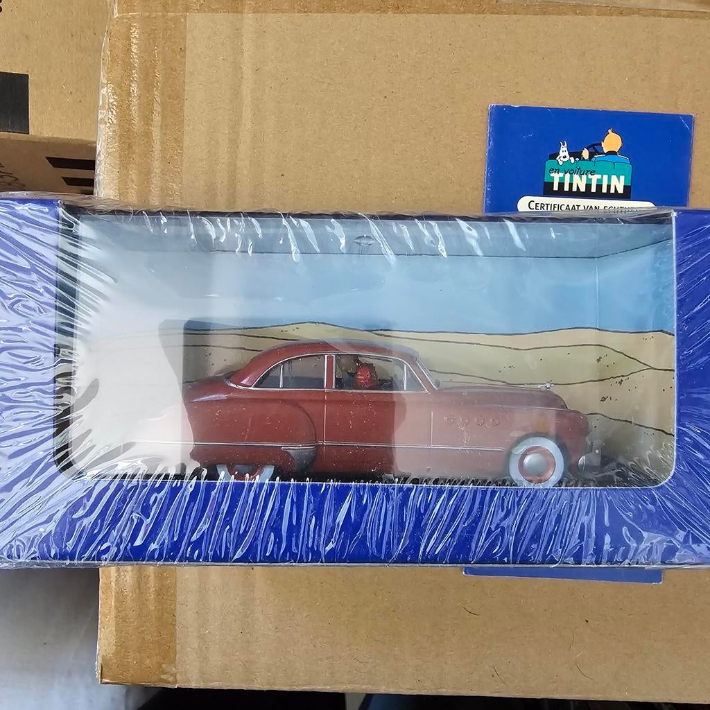 Kuifje modelauto: De rode Amerikaanse slee, Hobby en Vrije tijd, Modelauto's | 1:43, Overige merken, Auto, Onbekend, Nieuw