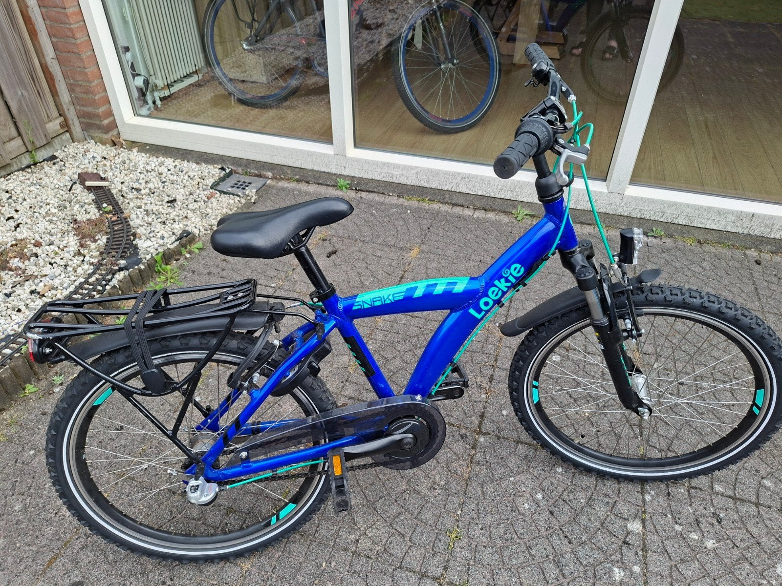 Loekie Snake Kinderfiets 22 inch - Blauw, Fietsen en Brommers, Fietsen | Kinderfietsjes, Ophalen, Gebruikt, Terugtraprem, 20 inch of meer