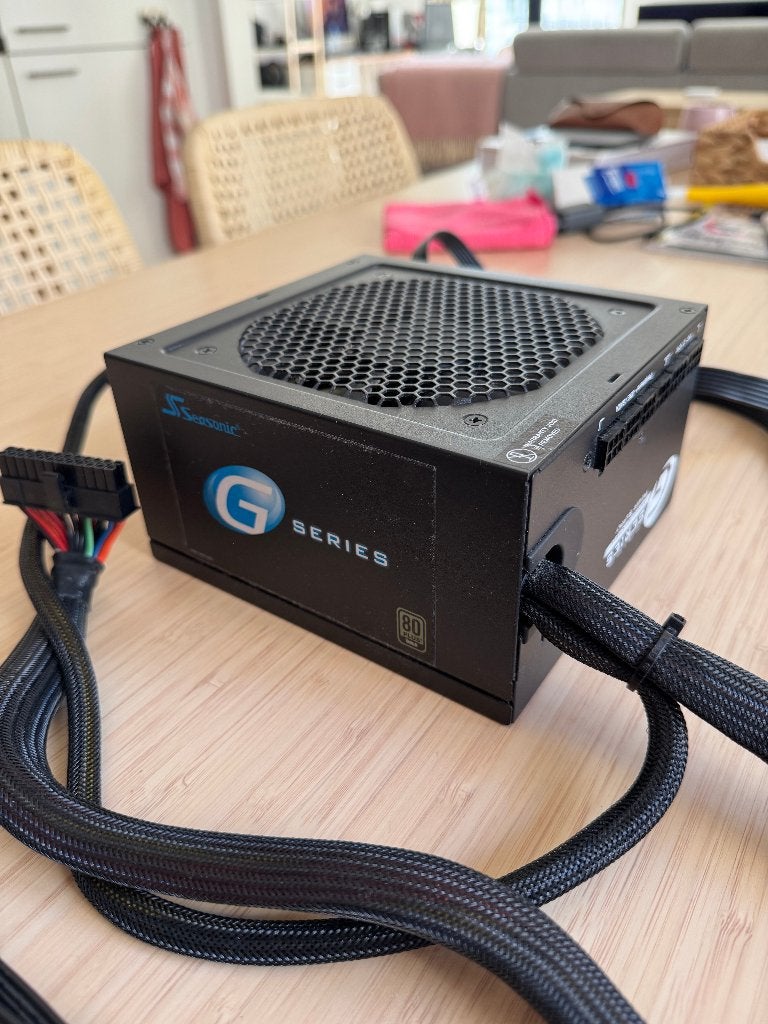 Seasonic G-series 550 watt met alle kabels, Ophalen of Verzenden, Zo goed als nieuw