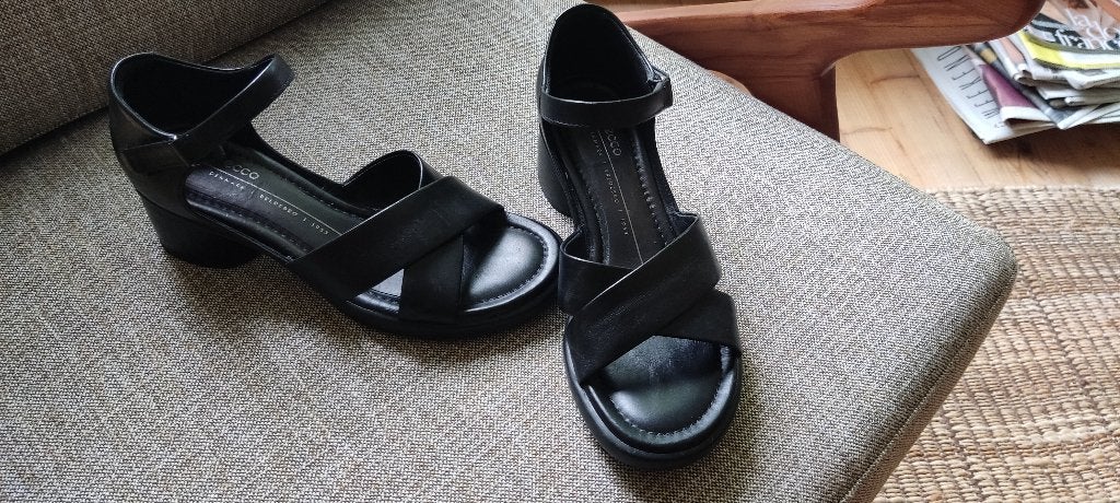 Dames sandalen Ecco, met hakje, Ecco, Zwart, Zo goed als nieuw, Sandalen of Muiltjes