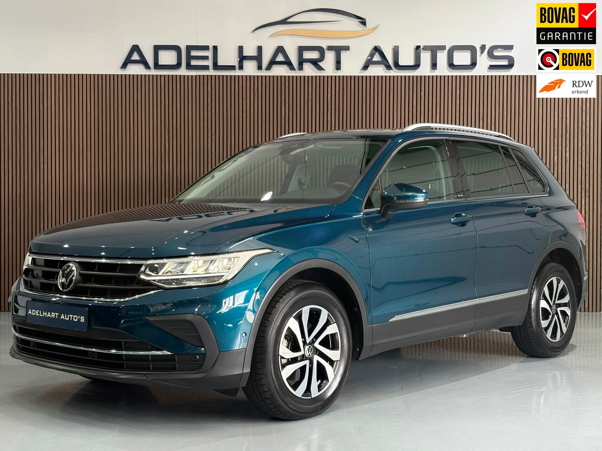 Volkswagen Tiguan 1.5 TSI Elegance Automaat / Navigatie full, 15 km/l, 4 cilinders, 150 pk, Blauw