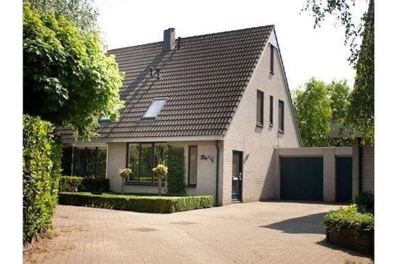 Prachtig mooi 2-1 kap woning te koop BREDA, Huizen en Kamers, Huizen te koop, 200 tot 500 m², Noord-Brabant, Twee onder één kap