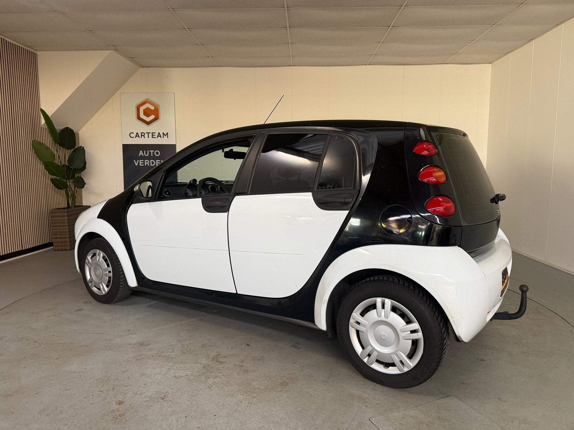 Smart Forfour 1.0 Spring Edition III Trekhaak Rijdt Echt sup, Auto's, Voorwielaandrijving, ForFour, Zwart, Origineel Nederlands