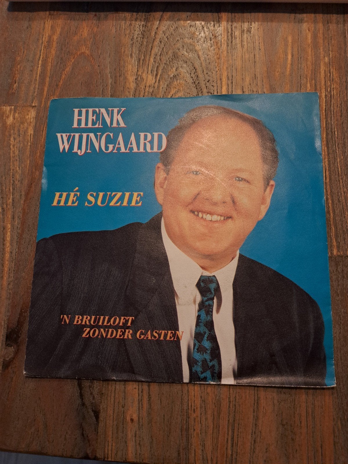 HENK WIJNGAARD HÉ SUZIE PIRAAT SINGLE., Cd's en Dvd's, Ophalen of Verzenden, Zo goed als nieuw, Overige formaten, Levenslied of Smartlap