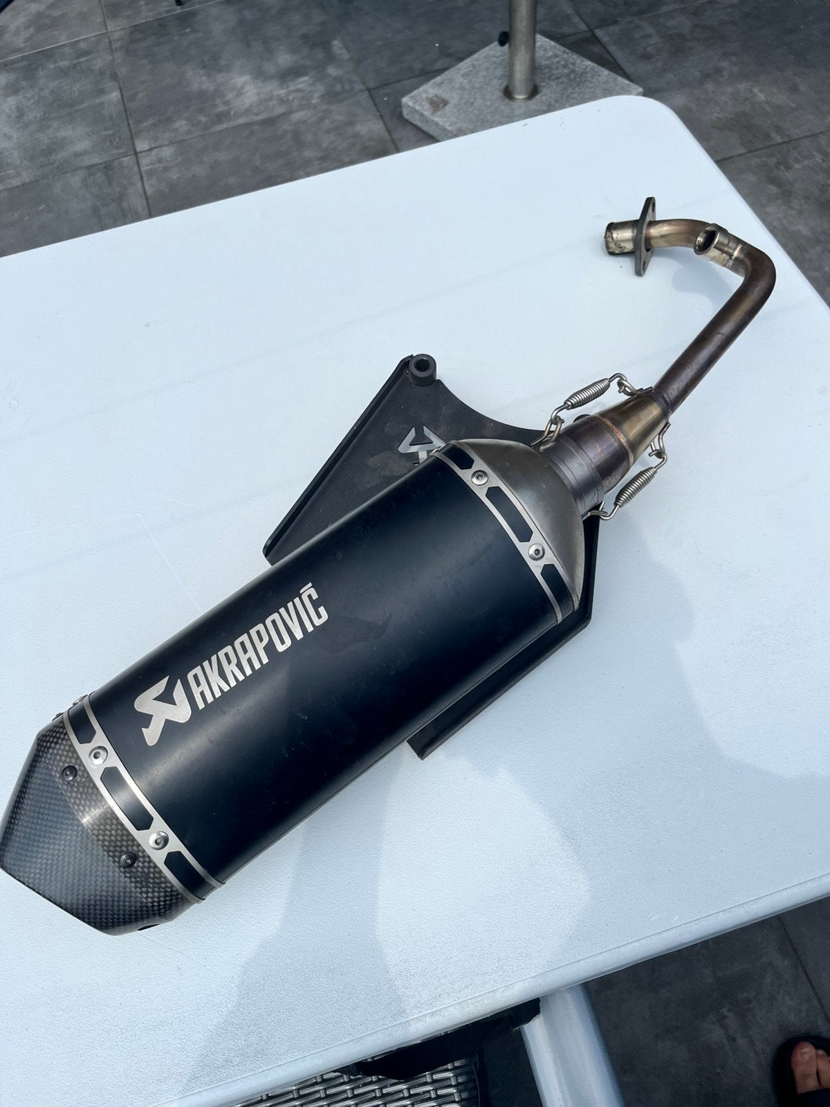 Akrapovic uitlaat vespa e4/5, Fietsen en Brommers, Ophalen, Zo goed als nieuw