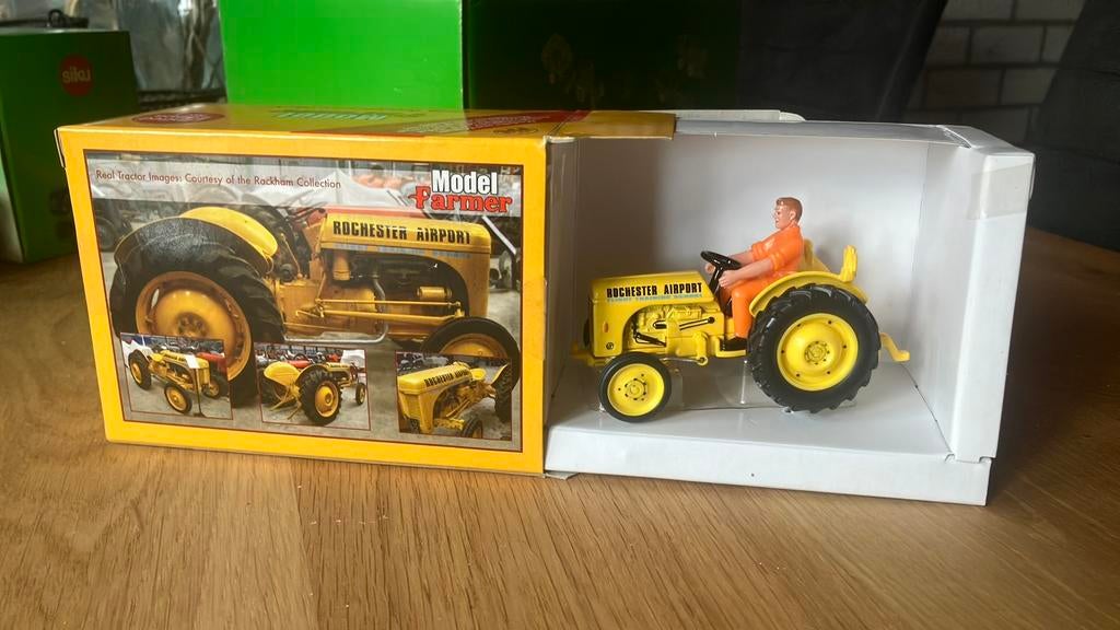Ferguson TE20 Airport tractor Siku farmer model 2008, Hobby en Vrije tijd, Ophalen of Verzenden, Nieuw, Tractor of Landbouw, SIKU