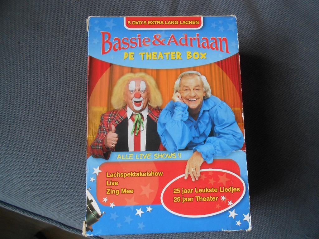 Bassie & Adriaan de theater box 5 dvd`s, Alle leeftijden, Ophalen, Gebruikt