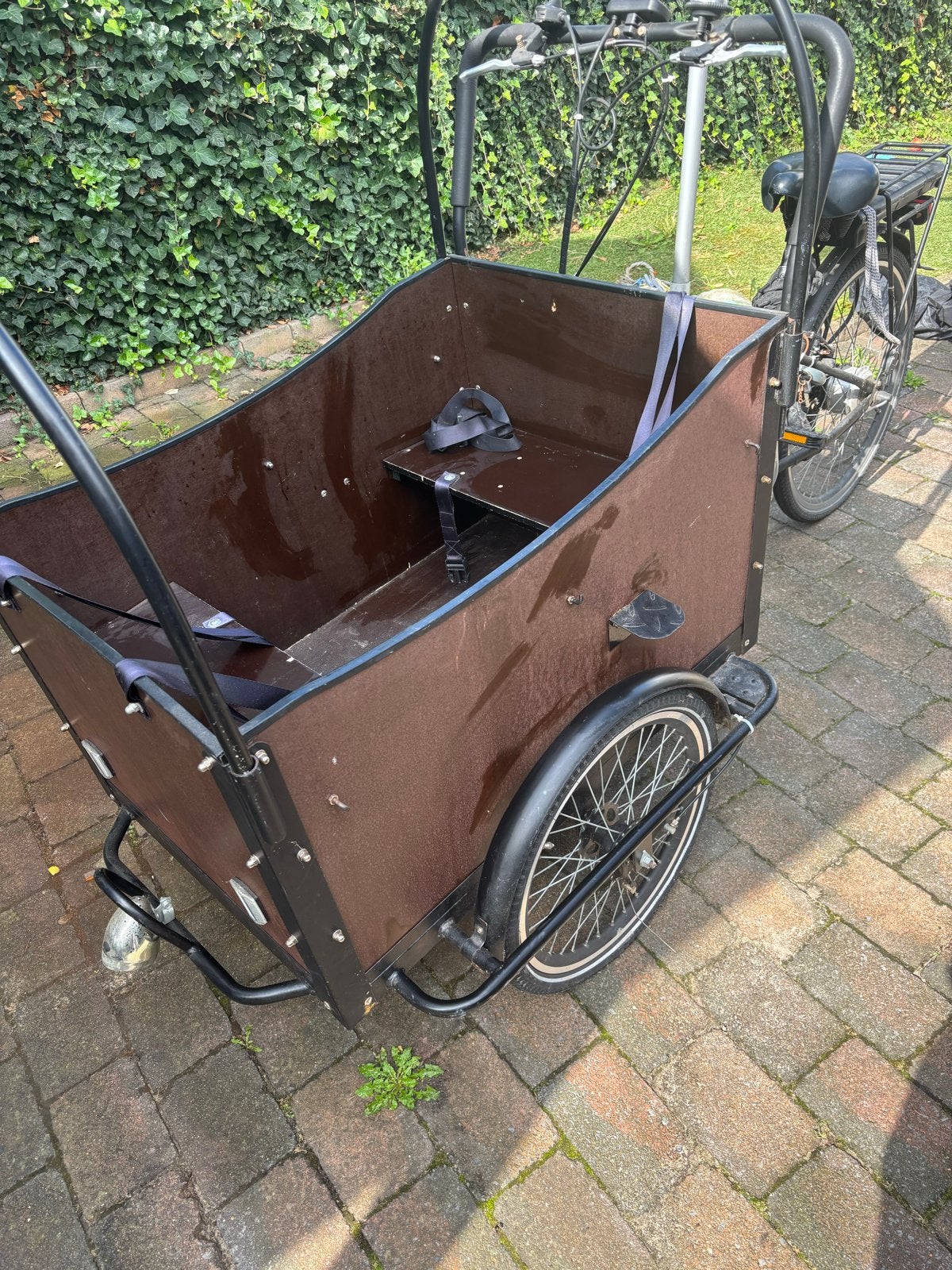 Elektrische bakfiets met werk, incl. accessoires, 4 kinderen of meer, Gebruikt, Elektrisch, Ophalen