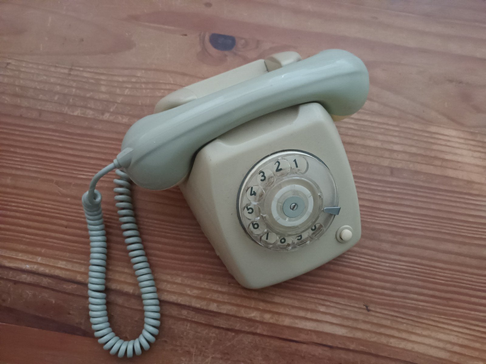 Vintage Telefoon met Draaischijf - Crème Kleur, Diversen, Rommelmarktspullen, Ophalen of Verzenden, Gebruikt