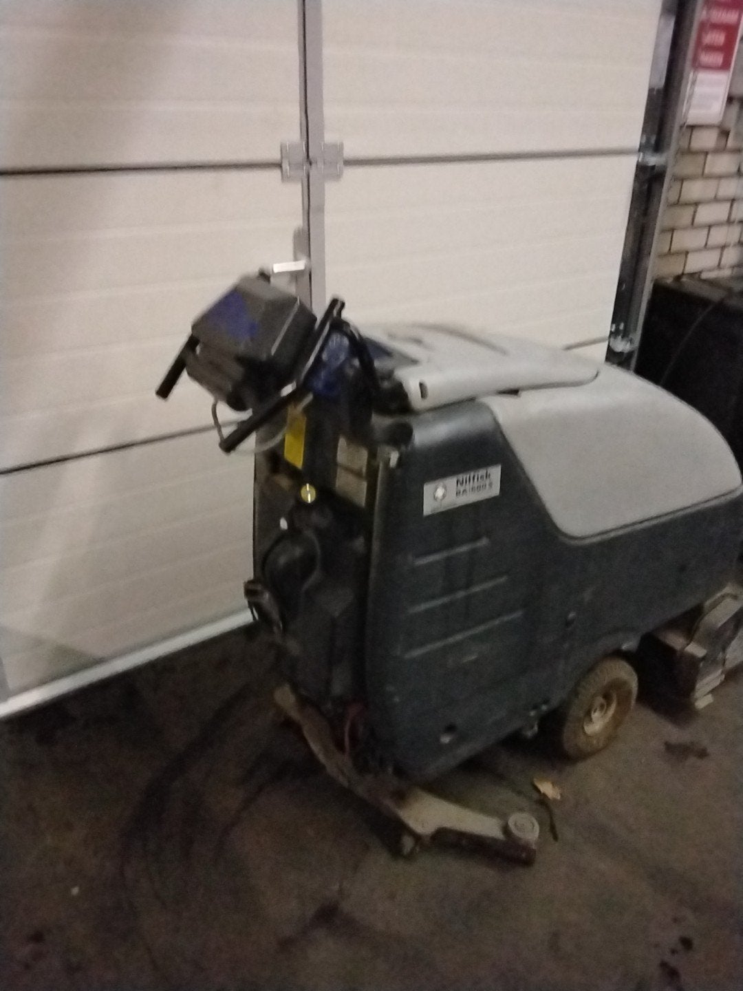 Nilfisk BA 600 S Schrob-/Zuigmachine, Ophalen, Gebruikt, Schrobmachine