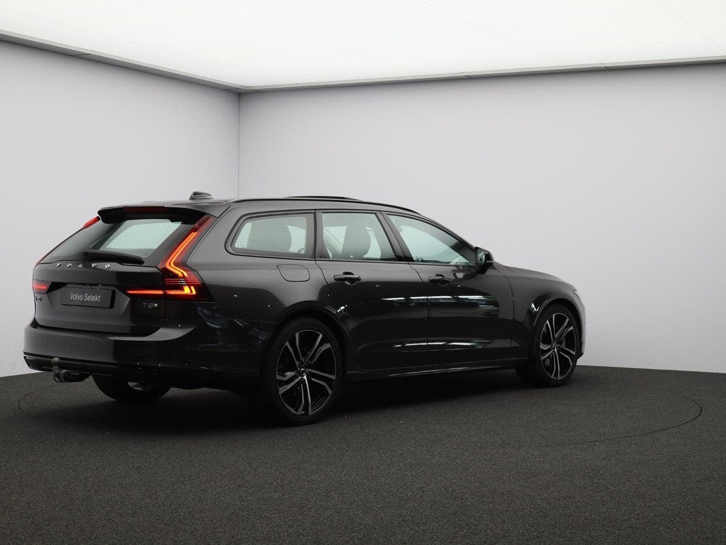 Volvo V90 2.0 T8 Plug-in hybrid AWD Ultra Dark / Trekhaak /, Automaat, 4 cilinders, 180 min, Hybride Elektrisch/Benzine