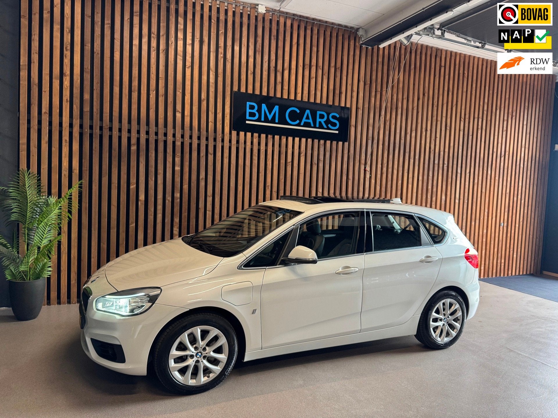 BMW 2-serie Active Tourer 225xe iPerformance Centennial Exec, Auto's, BMW, Bedrijf, Te koop, 2-Serie Active Tourer, 4x4, ABS, Achteruitrijcamera
