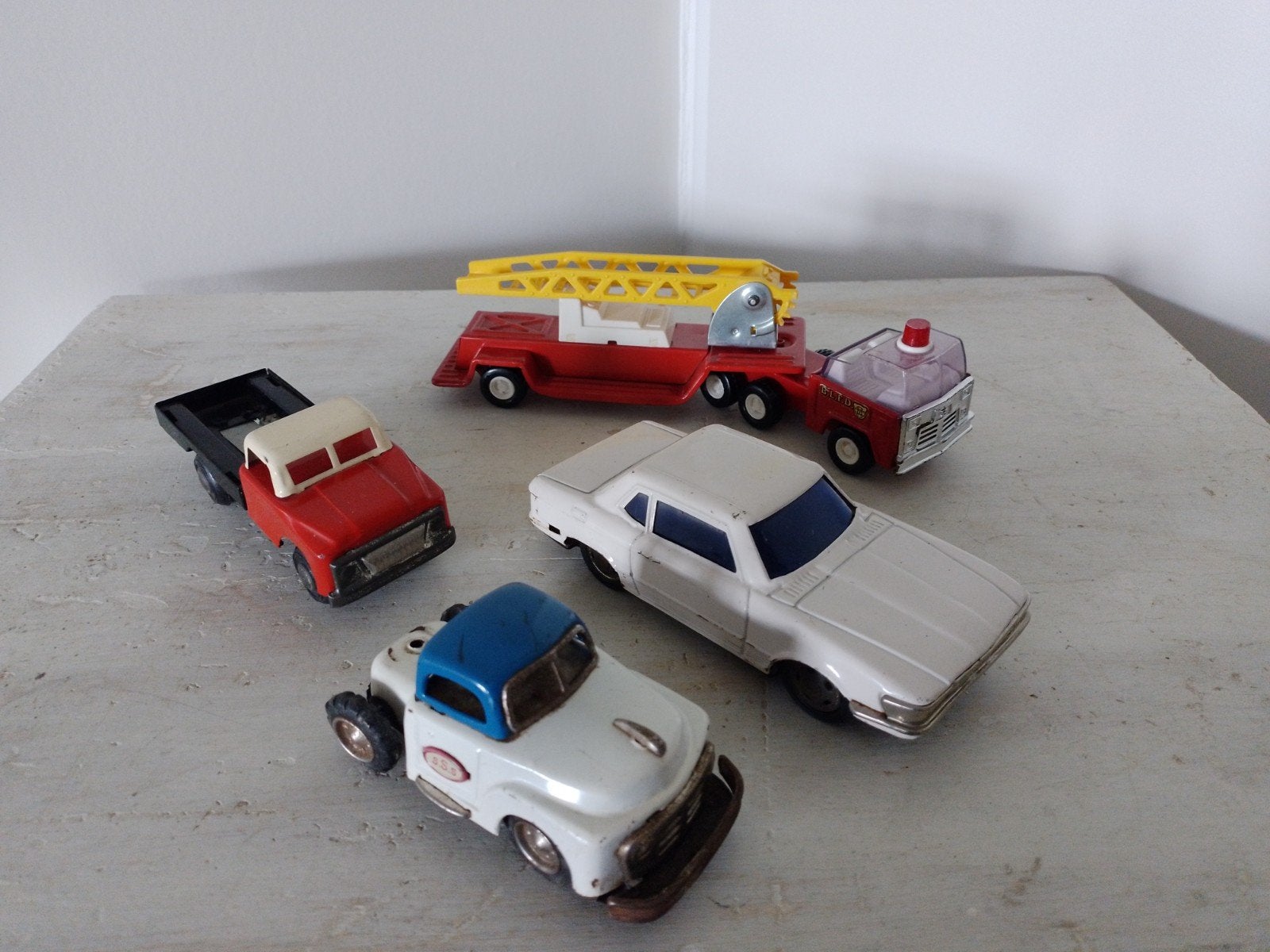 4 mooie oude auto.s  zijn ook per stuk te koop, Ophalen of Verzenden, Gebruikt, Bus of Vrachtwagen