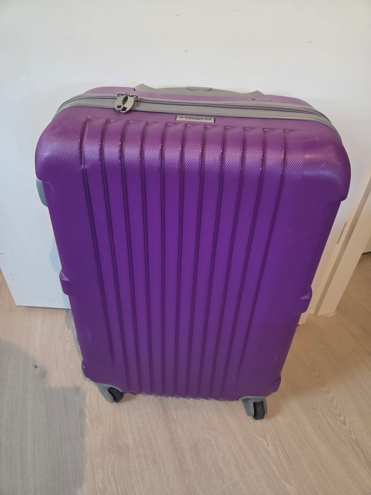 Princess Reiskoffer Paars 65 cm met Wieltjes en Slot, Gebruikt, Hard kunststof, 70 cm of meer, 35 tot 45 cm