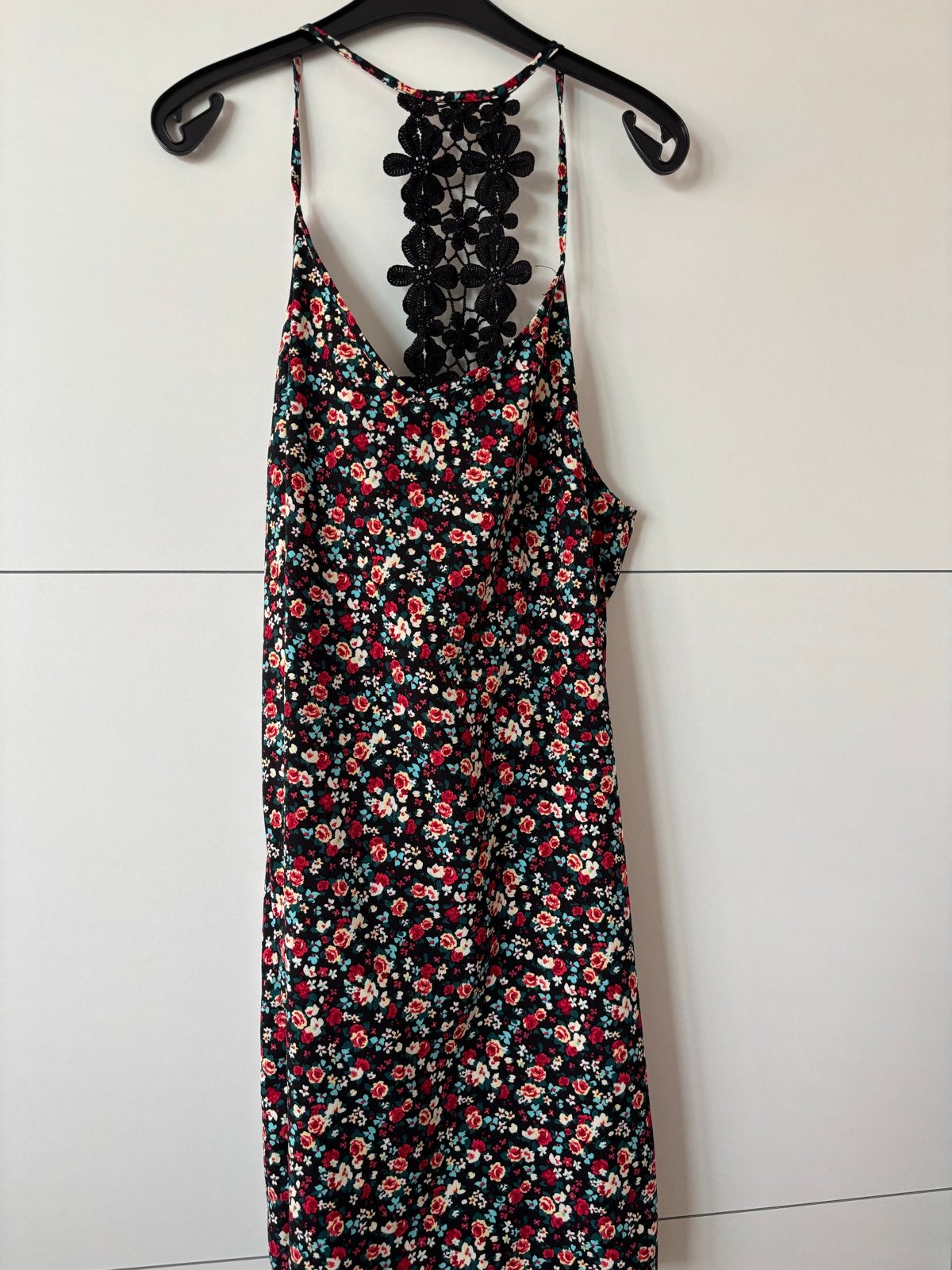 Zomerjurk met bloemenprint en kanten rug, Maat 38/40 (M), Zwart, Ophalen of Verzenden, Zo goed als nieuw
