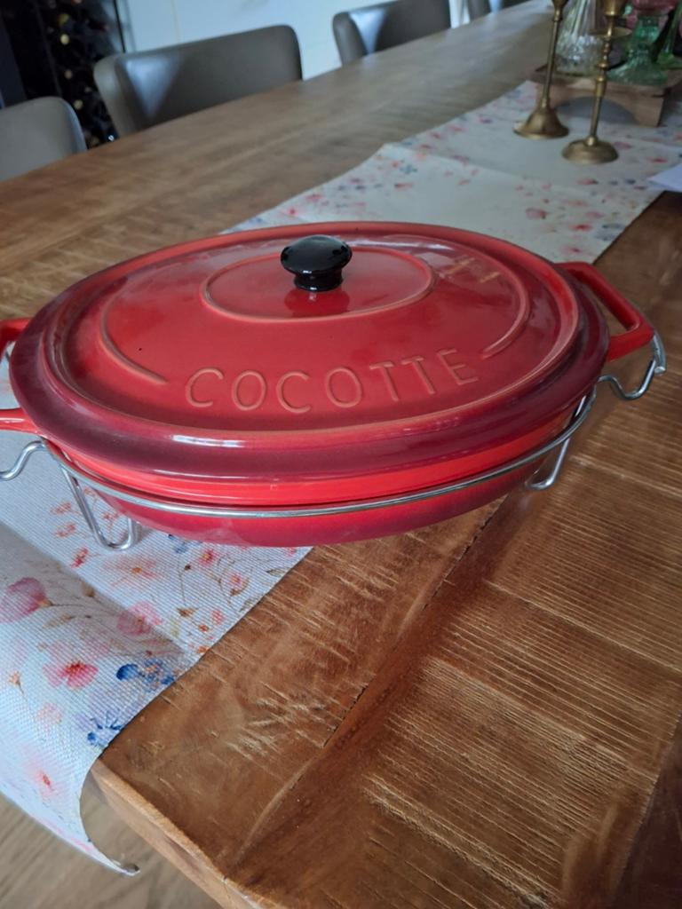 Gusta Cocotte Ovenschaal Rood met Warmhoudrek, Overige typen, Gusta, Ophalen of Verzenden, Zo goed als nieuw