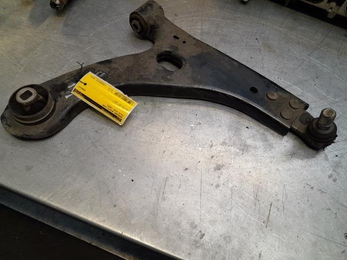 Draagarm rechts-voor van een Volvo XC40, Gebruikt, -, -, Ophalen of Verzenden
