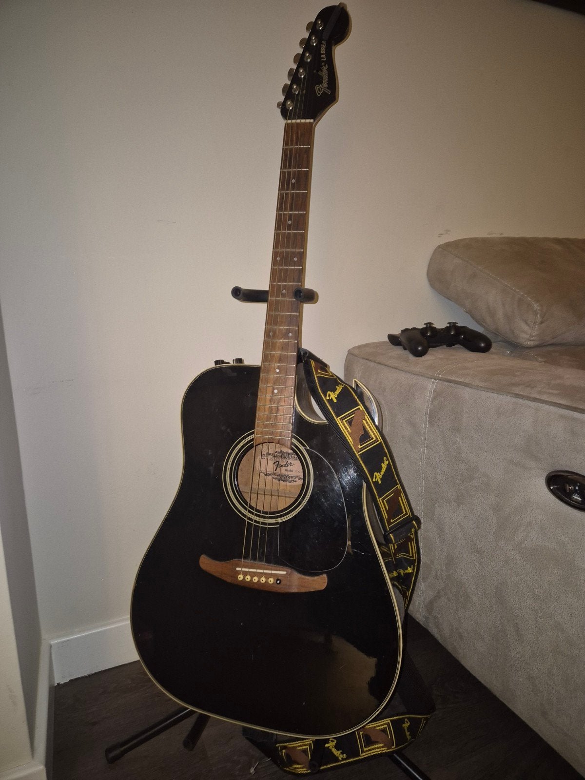 Originele semi akoestische Fender la brea gitaar, Muziek en Instrumenten, Ophalen, Western- of Steelstringgitaar