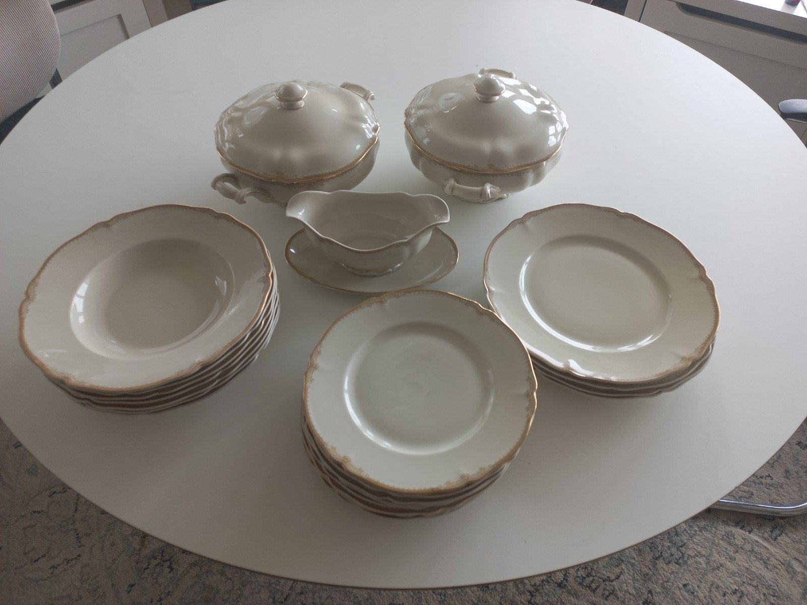 Hutschenreuther creme met goud, Antiek en Kunst, Ophalen