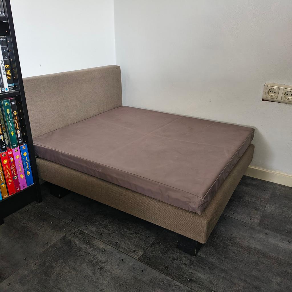 Honden bed honden mand., Ophalen