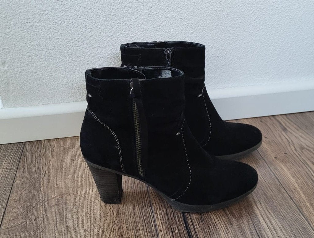 Hakken van house of shoes, Zwart, Lage of Enkellaarzen, Ophalen of Verzenden, Zo goed als nieuw