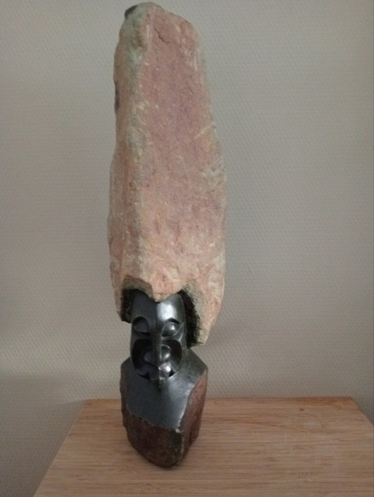 Unieke stenen sculptuur met gezicht, Ophalen, Overige onderwerpen, Handgemaakt, 20 - 50 cm