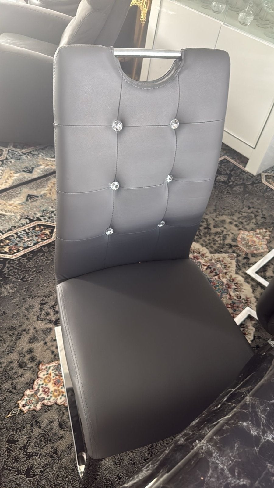 Moderne witte eettafel met 8 comfortabele stoelen, Overige materialen, Ophalen of Verzenden, Zo goed als nieuw, Vijf personen of meer